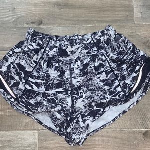 Lululemon Hotty Hot shorts size 6